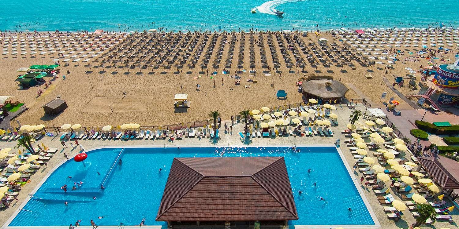 BGVADMIRAL_GLSN-outdoor-pool